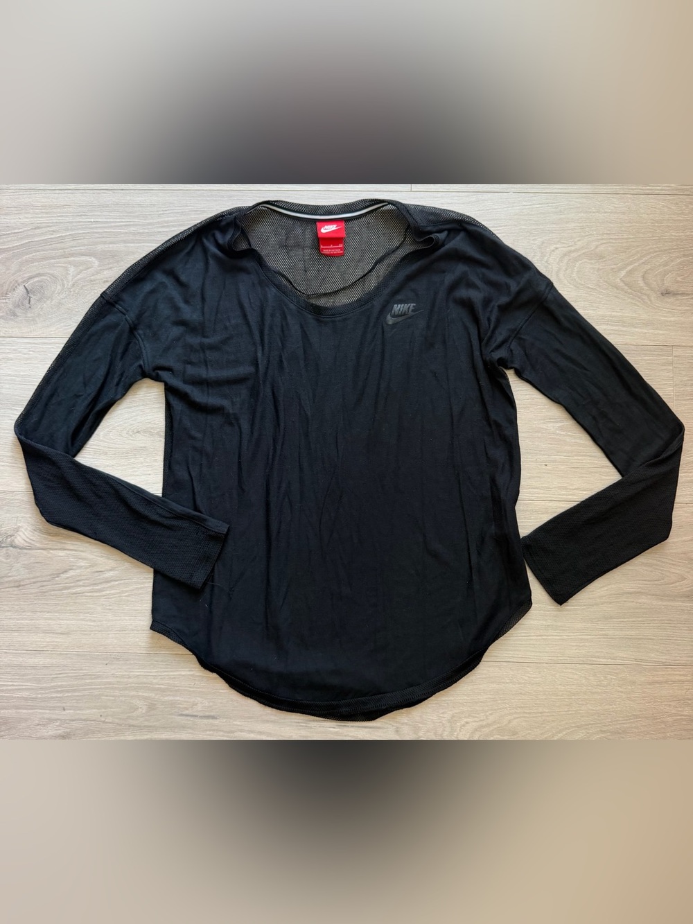 Nike Black Women’s Long-Sleeve Crewneck Top